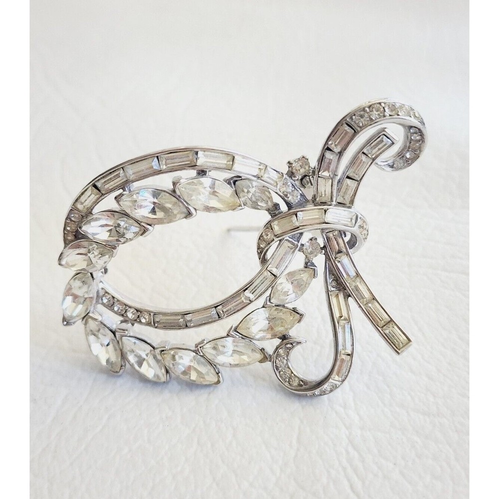 1940s CROWN TRIFARI Ribbon Bow Alfred Philippe Clear Rhinestone FUR CLIP Brooch - Picture 5 of 9